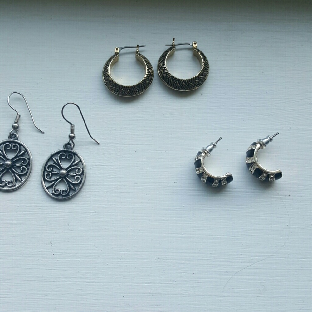 Earrings (3 pairs)